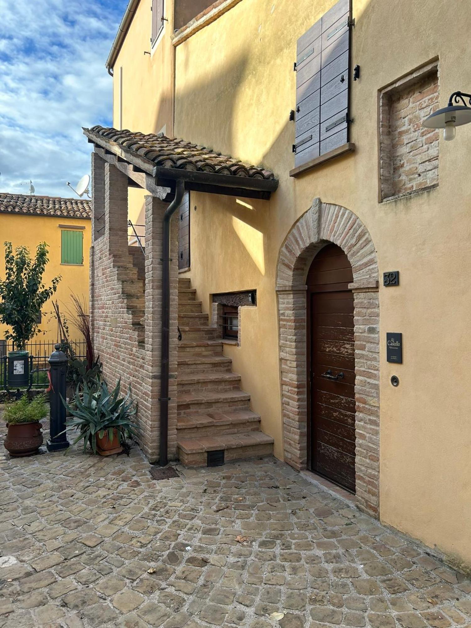 Hotel Al Castello Tavullia Exterior foto